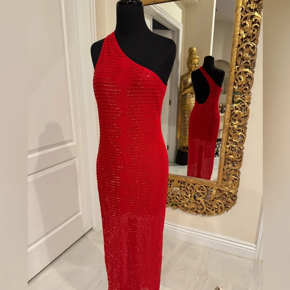 Elegant‎ Red hand beaded One-Shoulder Dress - Picture 3 of 4